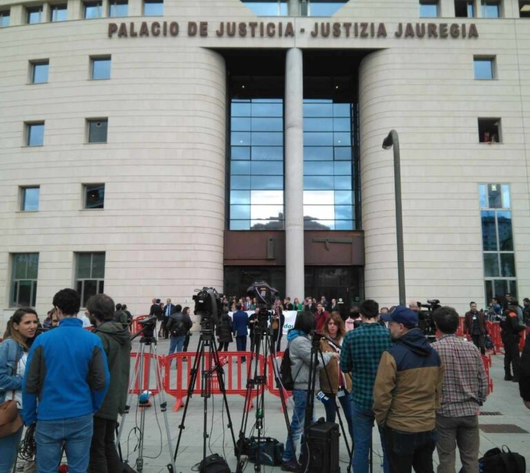 'La Manada', condenada: 9 años de prisión "por abuso sexual continuado" pero no por violación