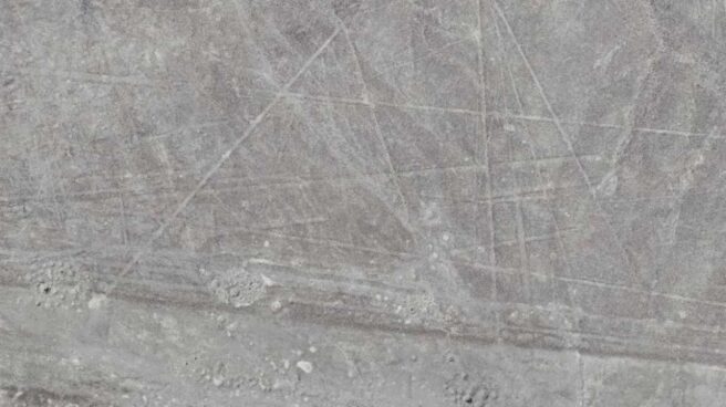 Aparecen docenas de nuevas figuras gigantes en Nasca (Perú)