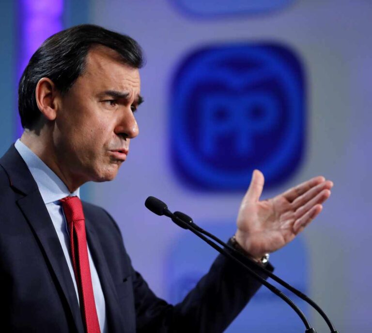 El PP negocia con Ciudadanos cómo "reconducir la situación" en Madrid