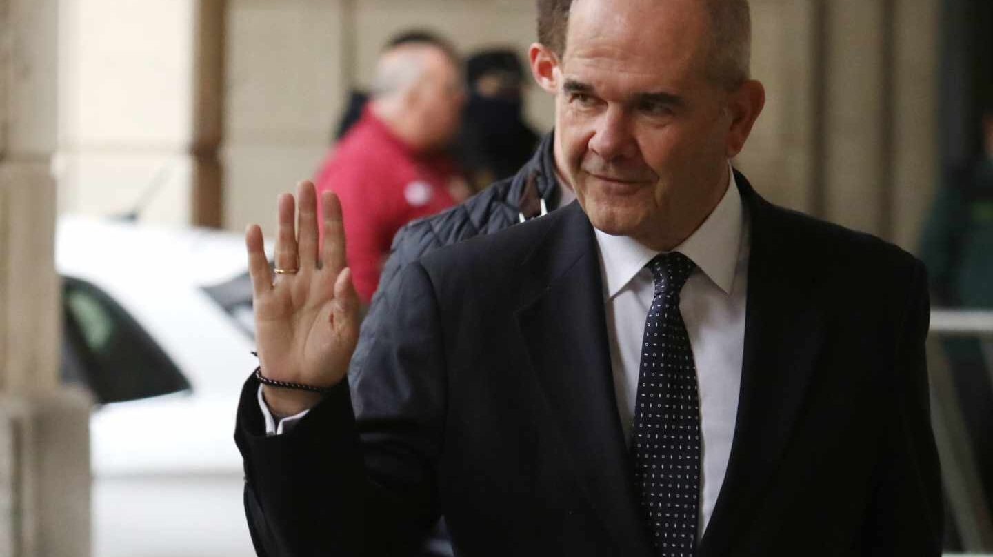 Manuel Chaves, presidente de la Junta de Andalucía entre 1990 y 2009, llegando a la Audiencia de Sevilla para el juicio de los ERE.