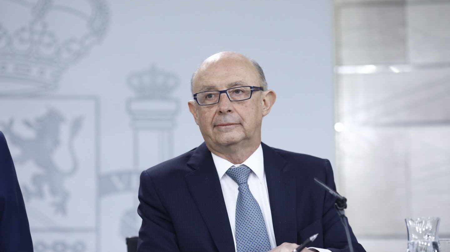 El ministro de Hacienda, Cristóbal Montoro, ha sido requerido por el juez Llarena.