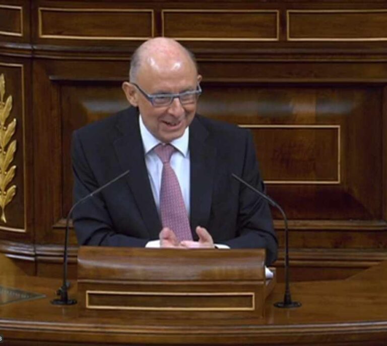 El monólogo capilar de Montoro: "Tuve un poco de pelo, pero nunca como el suyo, señor Iglesias, ojalá"