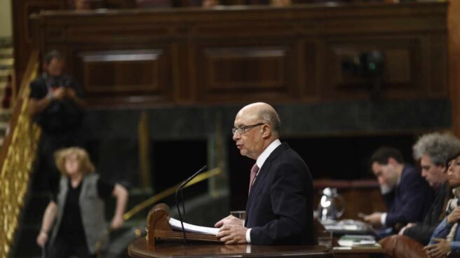 montoro-pensiones-presupuestos El ministro de Hacienda, Cristóbal Montoro, defiende los Presupuestos para 2018.