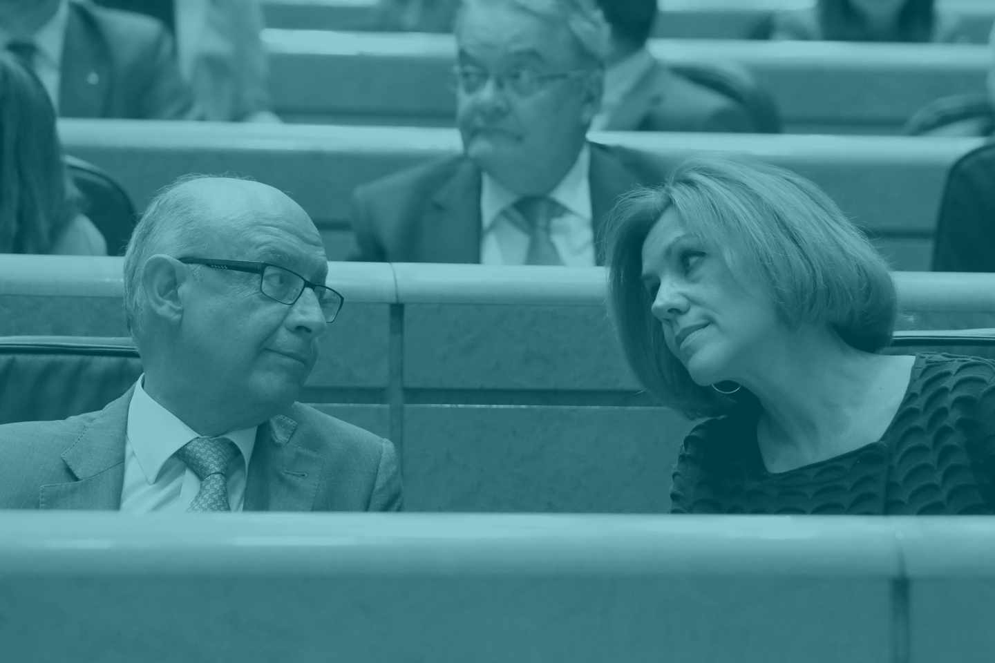 Cristóbal Montoro y María Dolores de Cospedal, en el Senado.