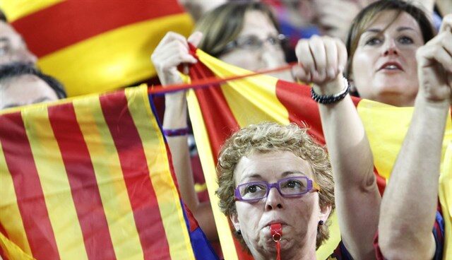 pitos final copa del rey Aficionados del FC Barcelona pitando en una de las finales de la Copa del Rey.