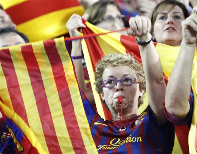Aficionados del FC Barcelona pitando en una de las finales de la Copa del Rey.