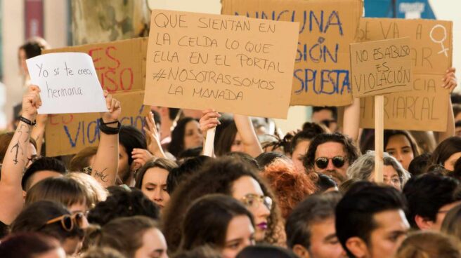 Concentración en Sevilla contra la condena a 'La Manada'.