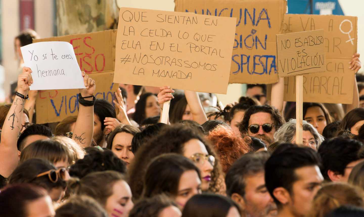 Concentración en Sevilla contra la condena a 'La Manada'.