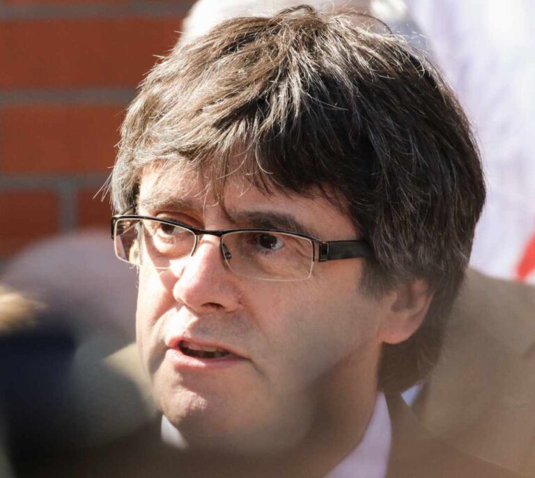 Montoro planea inhabilitar a Puigdemont 4 años por no declarar sus bienes a Hacienda
