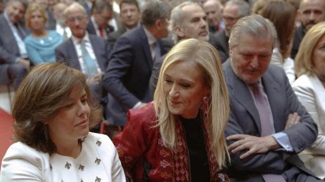 Sáenz de Santamaría Pedro Sánchez Errejón Día de la Comunidad de Madrid 2 de mayo Saénz de Santamaría, Cifuentes y Méndez de Vigo en el Dos de Mayo de 2017