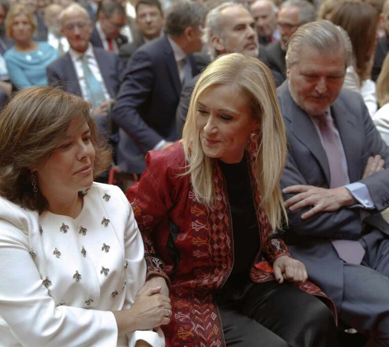 Sáenz de Santamaría, Cospedal, Sánchez y Errejón en la Fiesta de la Comunidad más convulsa