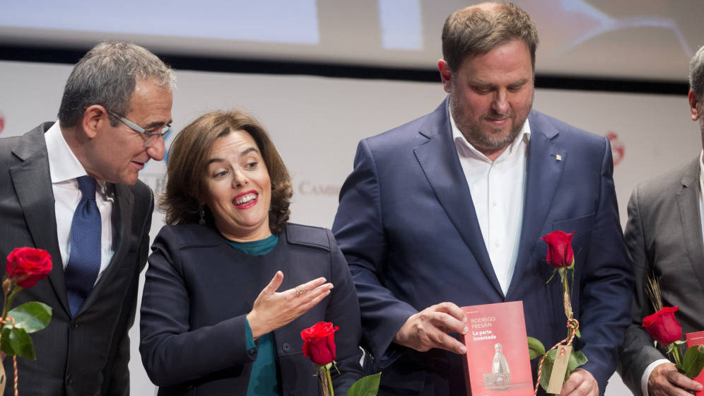 Sant Jordi en amarillo y sin inquilino en el Palau de la Generalitat