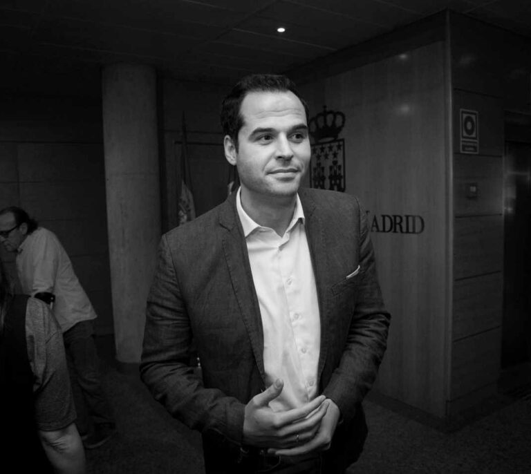 Aguado no sale reforzado del 'caso Cifuentes' y Cs ya le busca sustituto