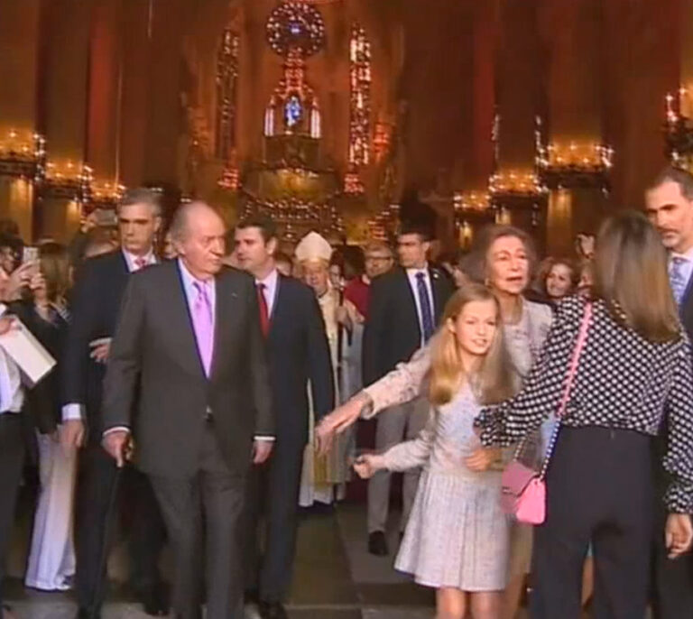Casa Real: Tensión entre las reinas Letizia y Sofía a la salida de la Catedral de Palma