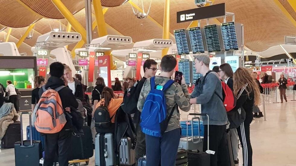 Turistas extranjeros en el aeropuerto de Barajas.