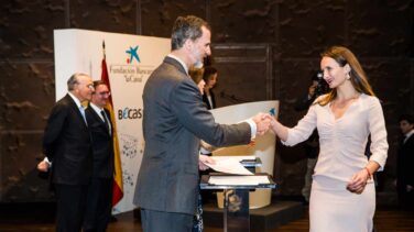 El Rey entrega las becas de ”la Caixa”, un referente entre la comunidad universitaria