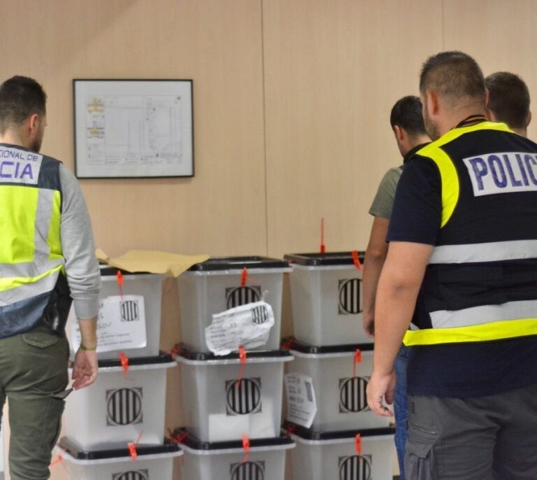 Imputado un mando de la Policía por intervenir el 1-O en una escuela privada