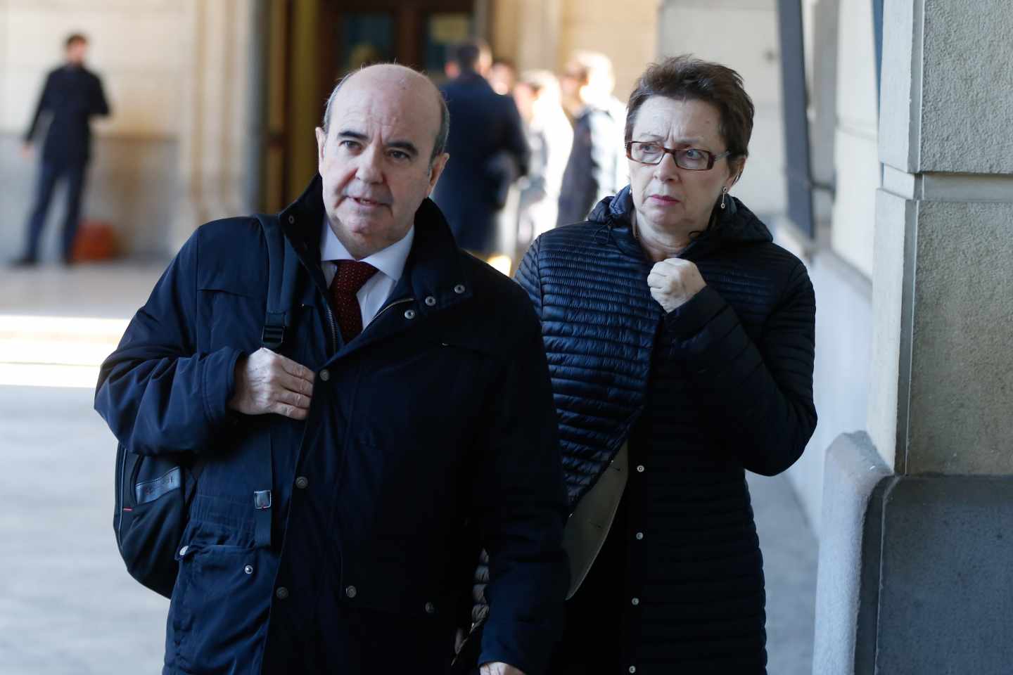 Los ex consejeros Gaspar Zarrías y Carmen Martín Aguayo, llegando a la Audiencia de Sevilla para el juicio de los ERE.
