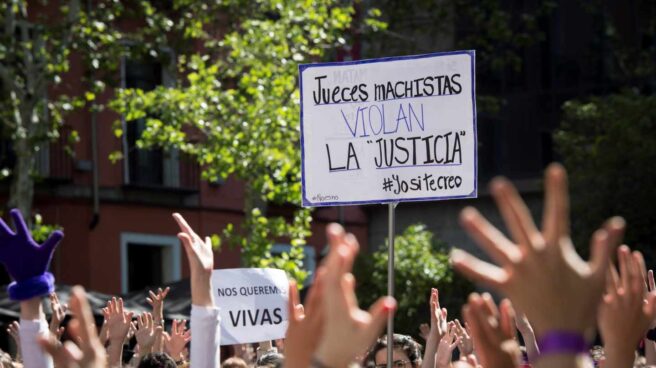 La Audiencia de Navarra deja en libertad provisional a los miembros de La Manada