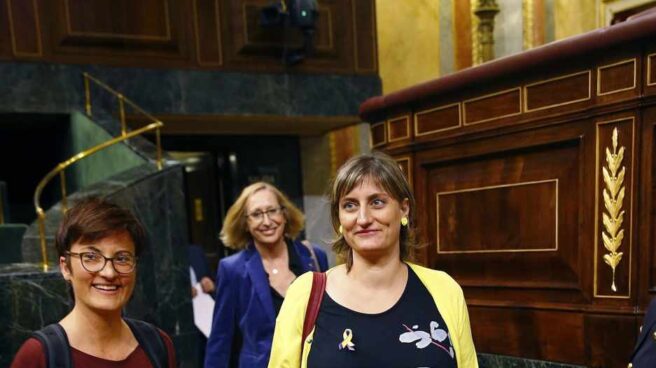 Las tres diputadas del Parlament que han defendido la despenalización de la eutanasia: Assumpta Escarp (PSC), Alba Vergés (ERC) y Marta Ribas (En Comú Podem).
