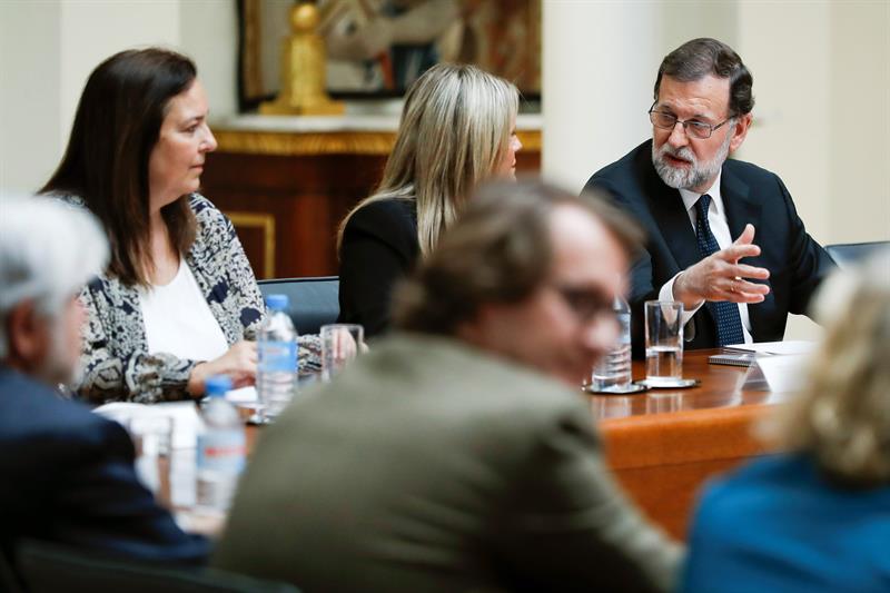 Duros reproches de las víctimas a Rajoy por el final de ETA: "Ahórrese la sensiblería, queremos justicia"