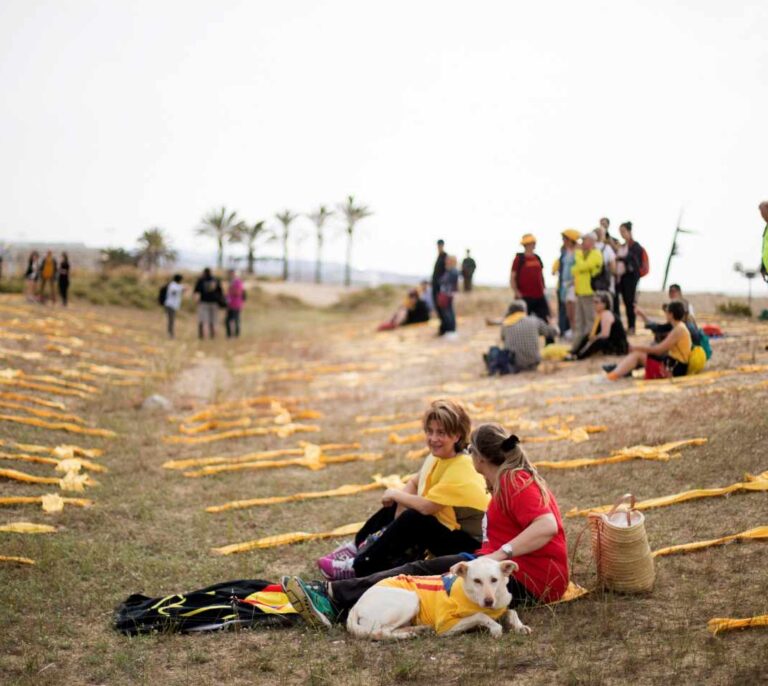 Guerra de símbolos en las playas de Barcelona