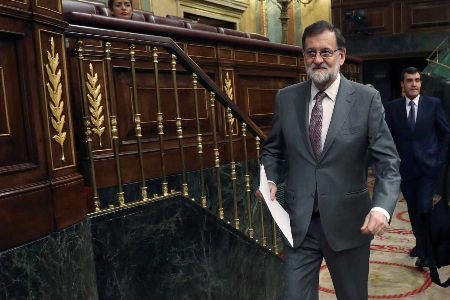 El Ibex apuesta por la dimisión de Rajoy ante un eventual triunfo de la moción de Sánchez