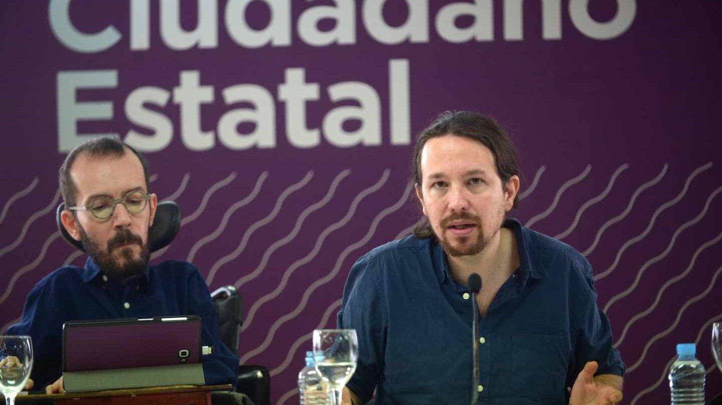 Pablo Echenique y Pablo Iglesias, en un acto de Podemos.