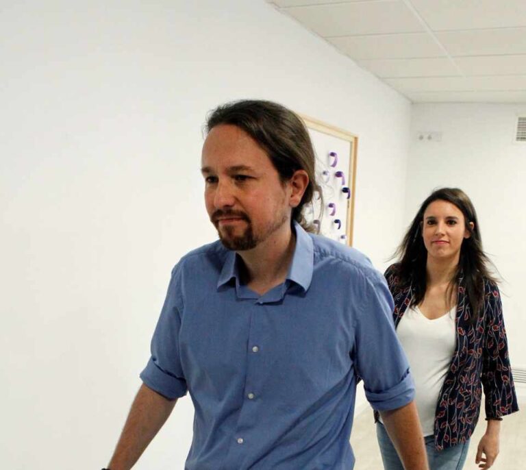 Un sector de las bases de Podemos lanza un manifiesto por el 'No' a Iglesias y Montero