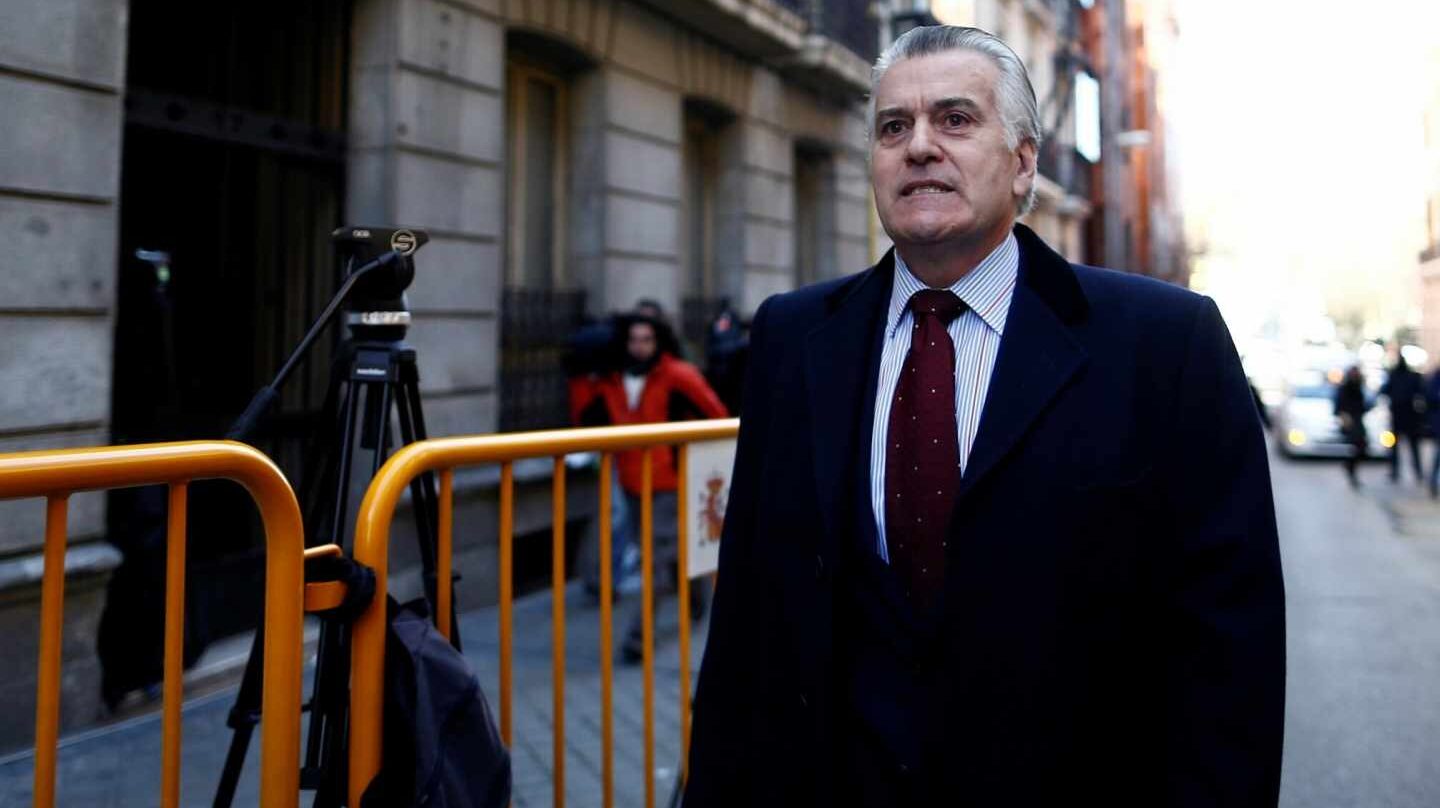 El ex tesorero del PP Luis Bárcenas, dirigiéndose a la Audiencia Nacional.