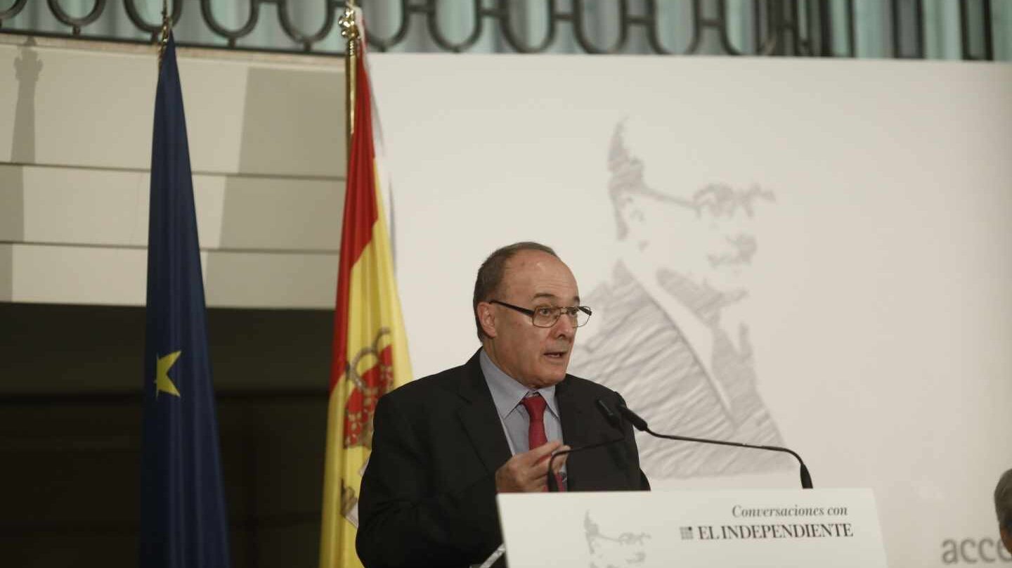Luis María Linde, gobernador del Banco de España en las Conversaciones con El Independiente.