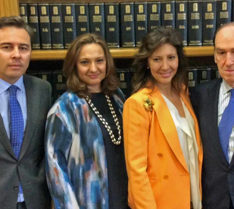 Rechazada la demanda contra la adopción de las hijas del ex presidente de El Corte Inglés