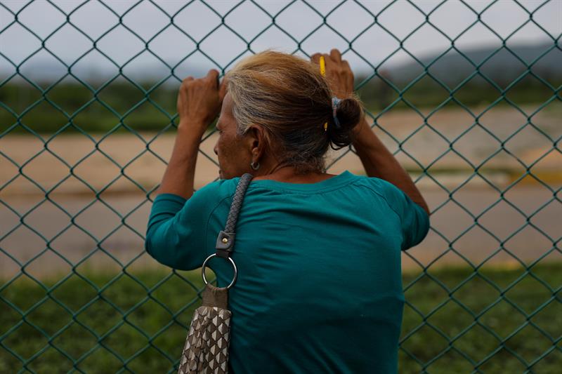 Una mujer, pariente de un recluso venezolano, en la Comunidad Peniteciaria Fénix, estado de Lara.