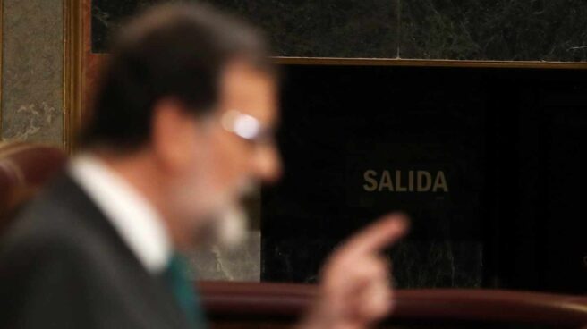 Moción de censura: Mariano Rajoy, en la tribuna del Congreso.