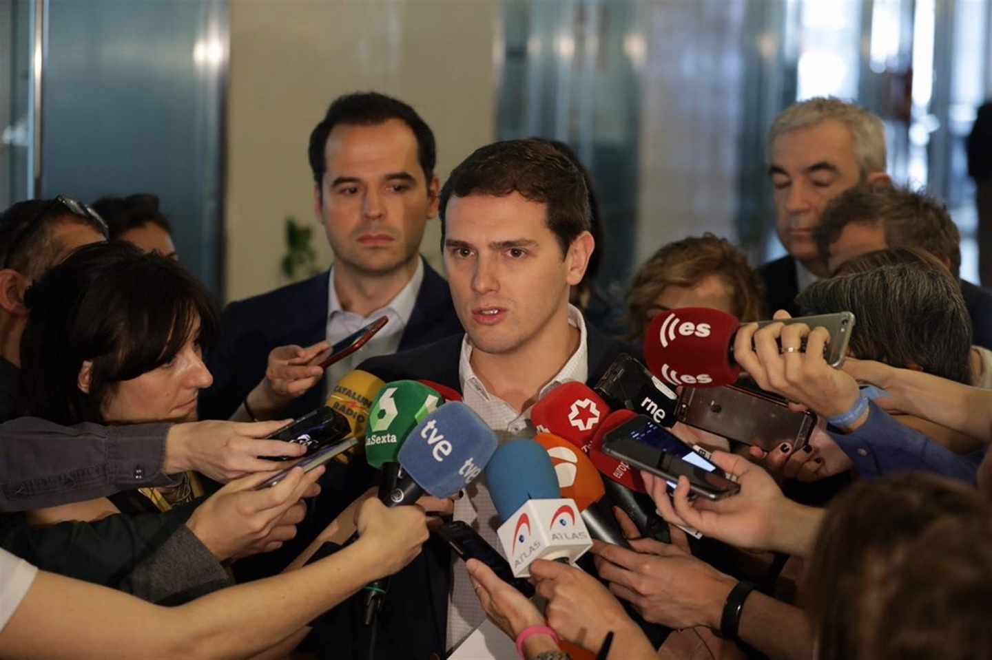 Rivera pide a Rajoy que rectifique y se siente con Ciudadanos para analizar cómo extender el 155 en Cataluña