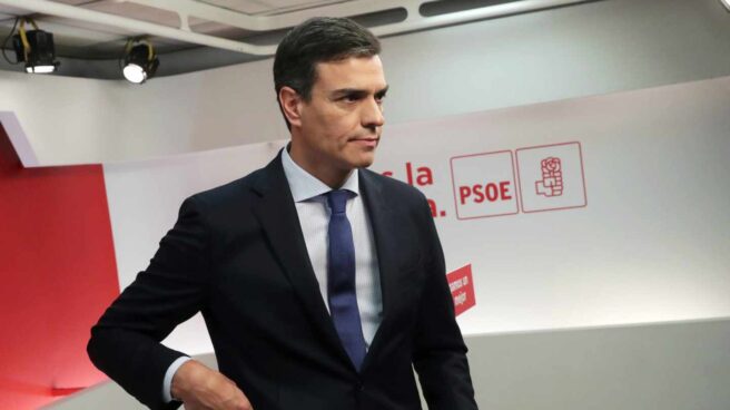 Pedro Sánchez, tras anunciar en Ferraz la moción de censura que le llevaría a la Presidencia del Gobierno.