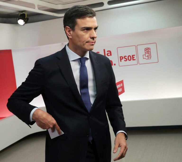 Primer acto oficial de Pedro Sánchez: encuentro con el presidente de Ucrania