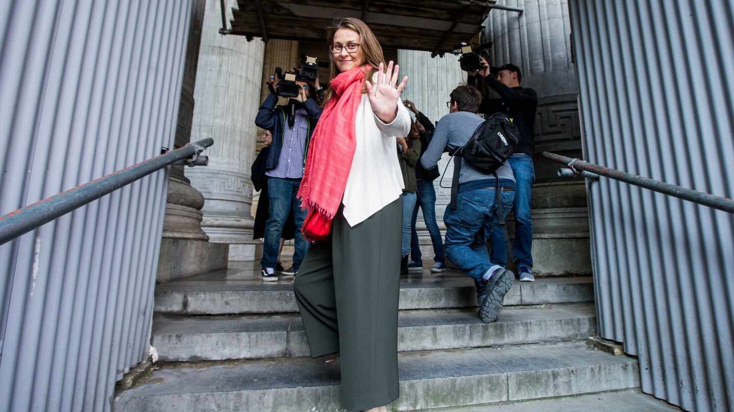 La ex consejera huida Meritxell Serret, a su llegada al tribunal en Bruselas.