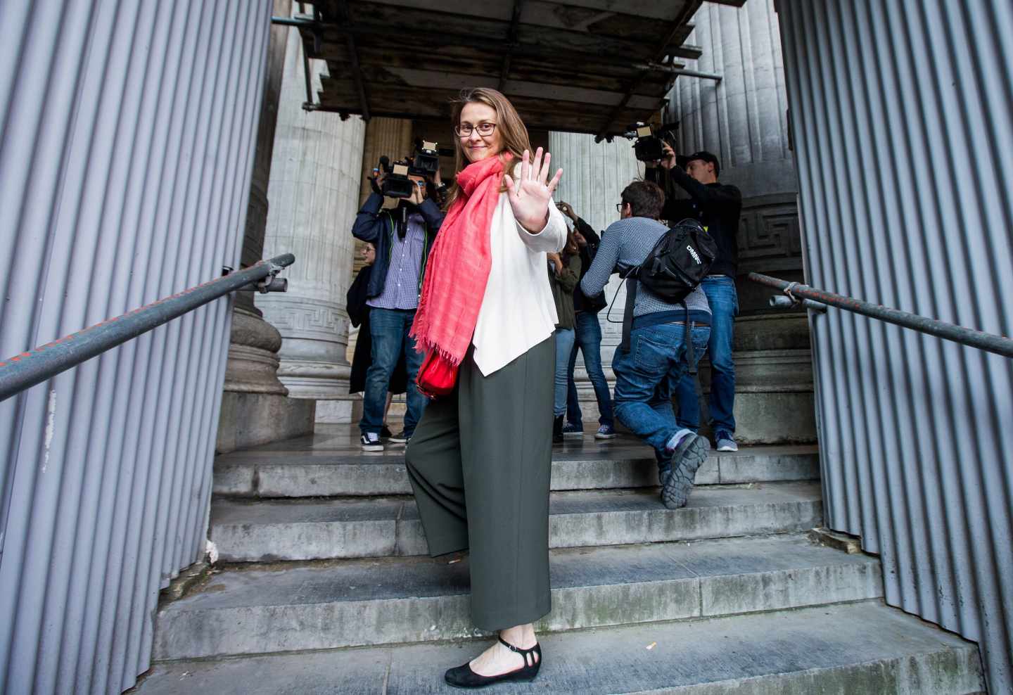 La ex consejera huida Meritxell Serret, a su llegada al tribunal en Bruselas.