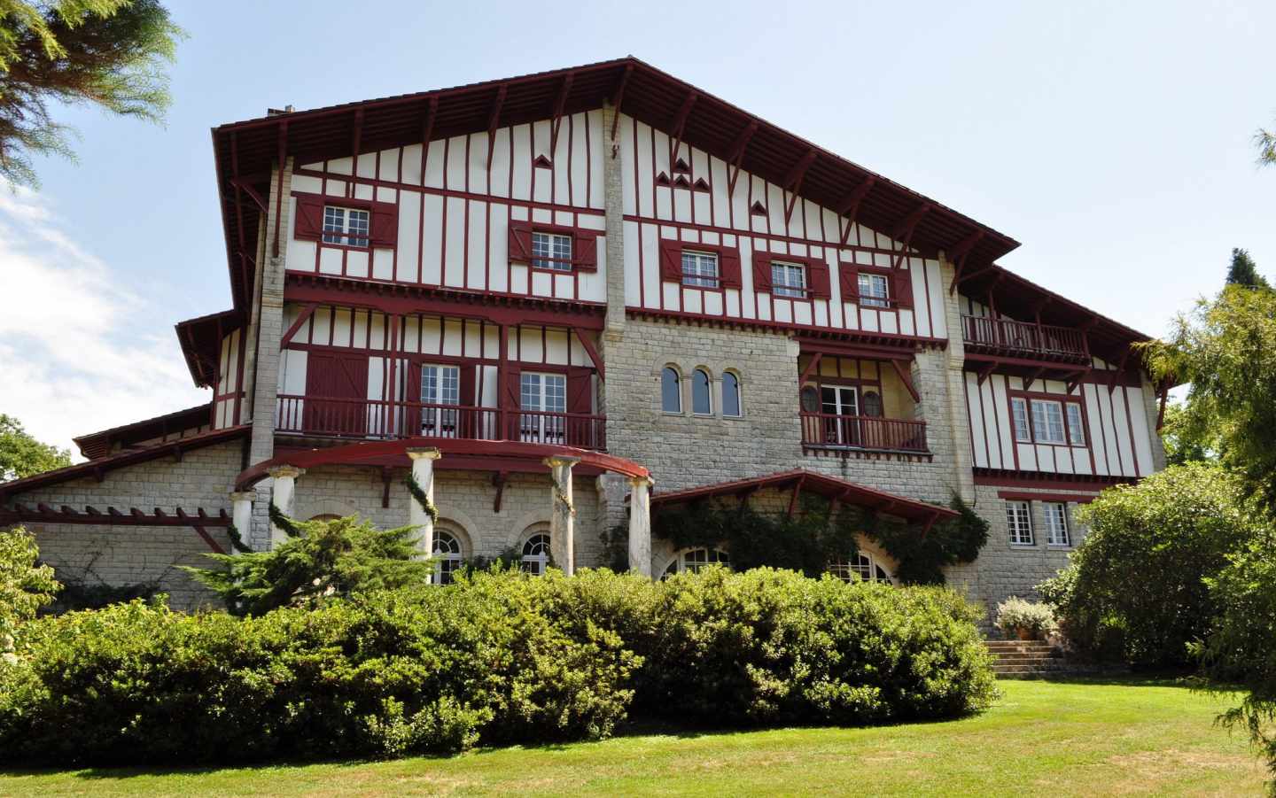 'Villa Arnaga', museo de la localidad vascofrancesa de Cambo donde se celebrará el 'Encuentro Internacional' para escenificar el final de ETA.