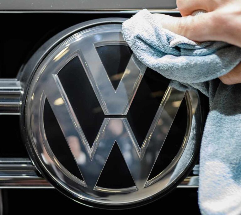 Volkswagen pagará 3.000 euros a cada afectado por el 'dieselgate' que demandó con la OCU