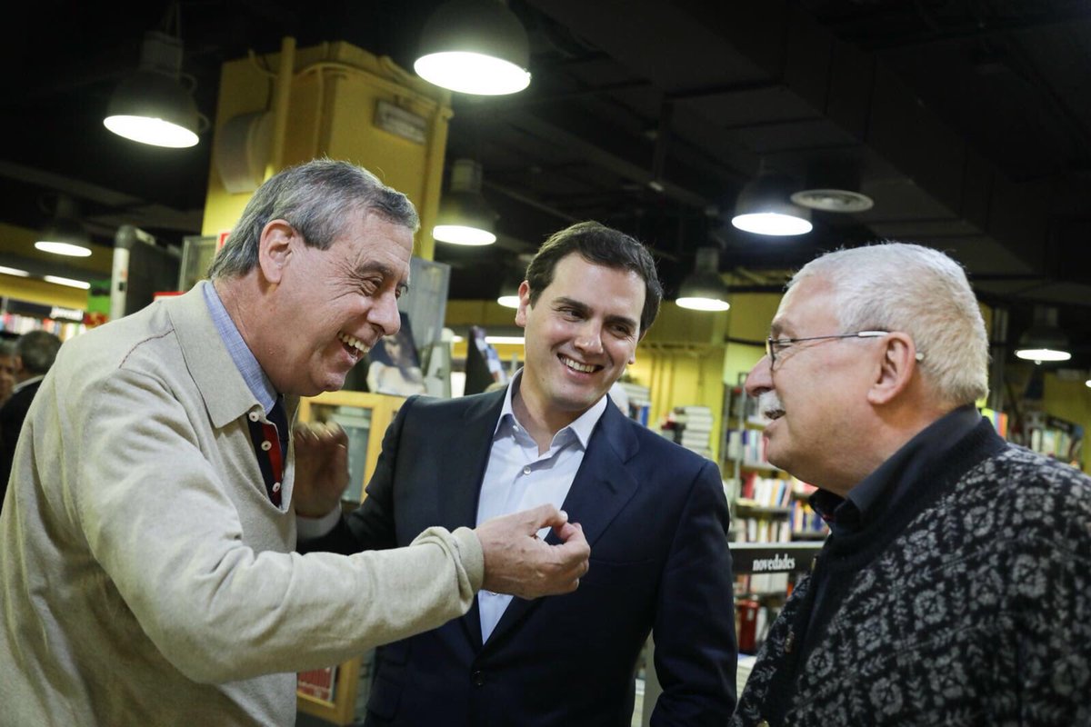 El líder de Ciudadanos, Albert Rivera, junto a Joaquín Leguina y Francisco Sosa Wagner.