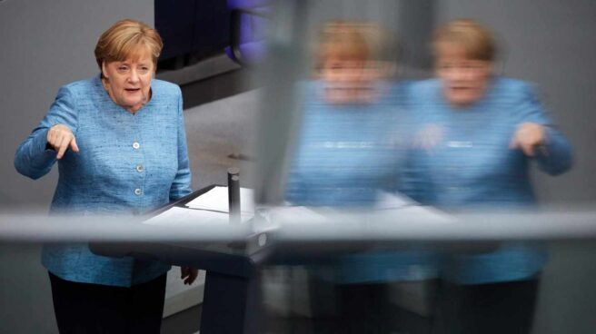 La canciller alemana, Angela Merkel, da un discurso durante un debate en el Bundestag.