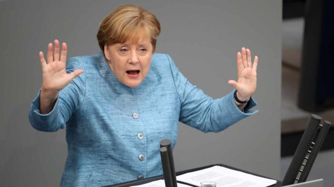 La canciller alemana, Angela Merkel, da un discurso durante un debate en el Bundestag.
