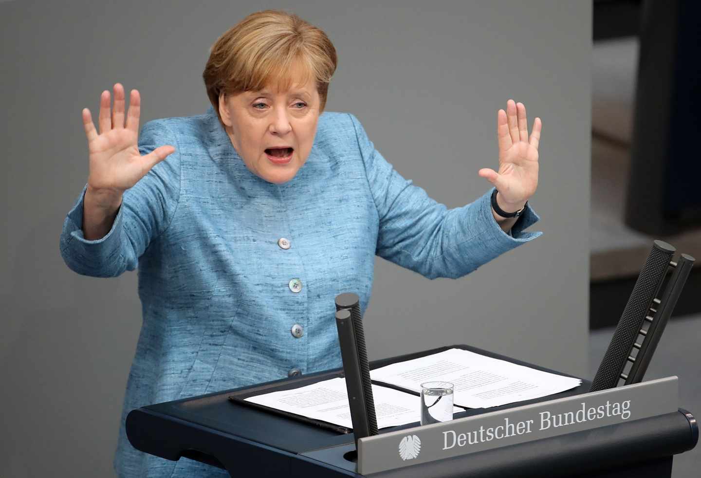 La canciller alemana, Angela Merkel, da un discurso durante un debate en el Bundestag.