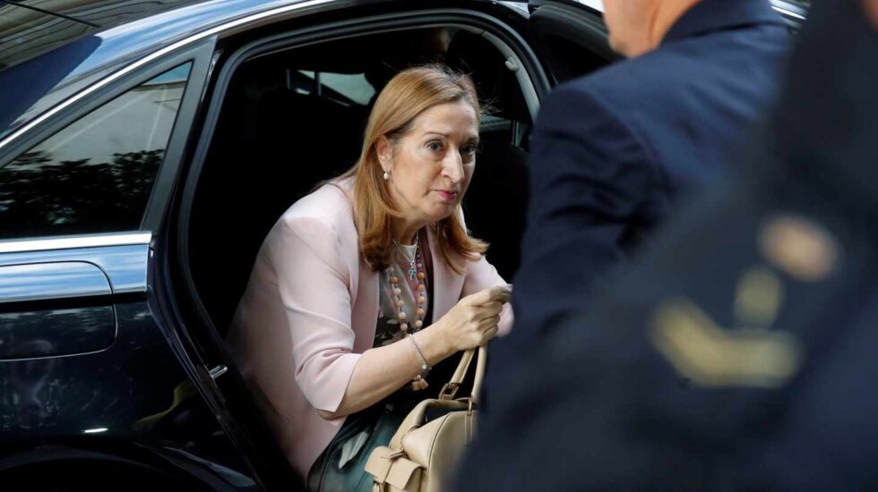 La presidenta del Congreso, Ana Pastor, a su llegada al hemiciclo.