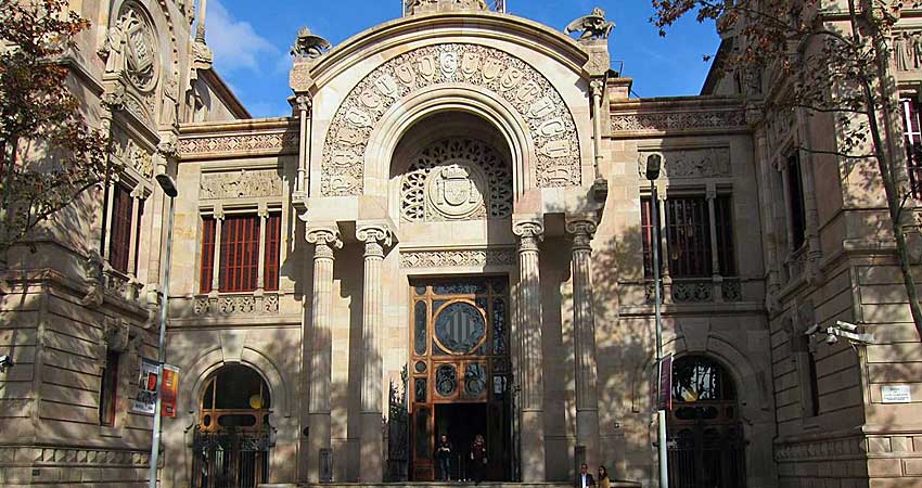 Fachada de la Audiencia Provincial de Barcelona.