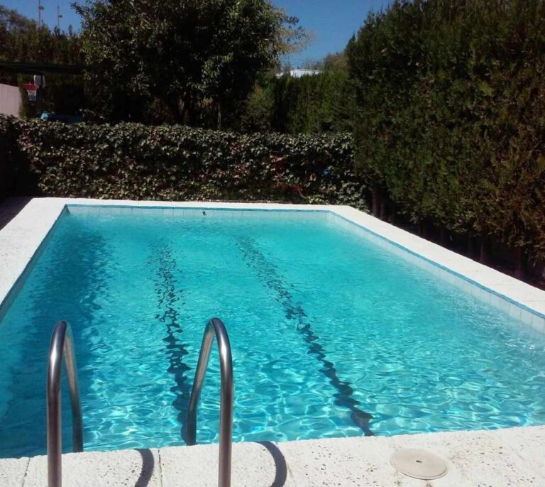 Una niña de dos años muere en una piscina de Cádiz
