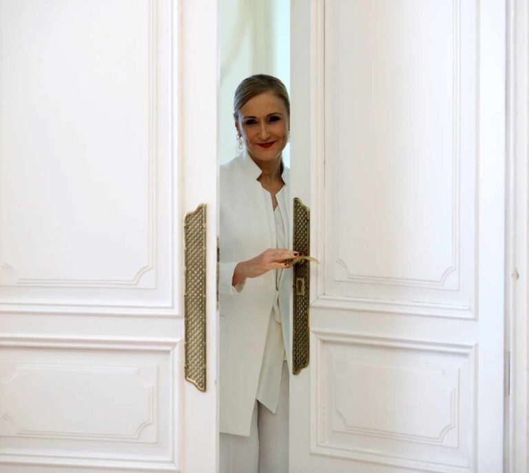 El vigilante de Eroski: "Cifuentes se negó a pagar las cremas diciendo que no las había sustraído"