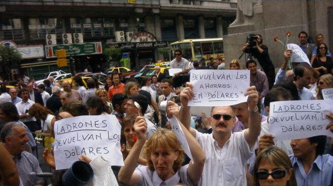 Argentina: Protesta en 2002 en Buenos Aires por el corralito.